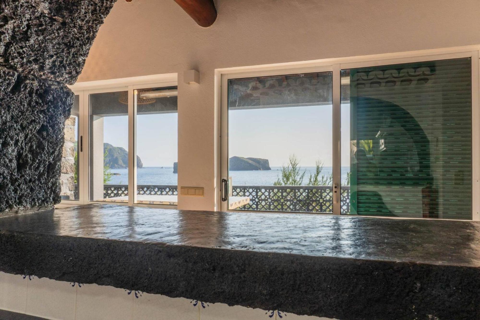 Mosteiros Natural Pool House ภายนอก รูปภาพ