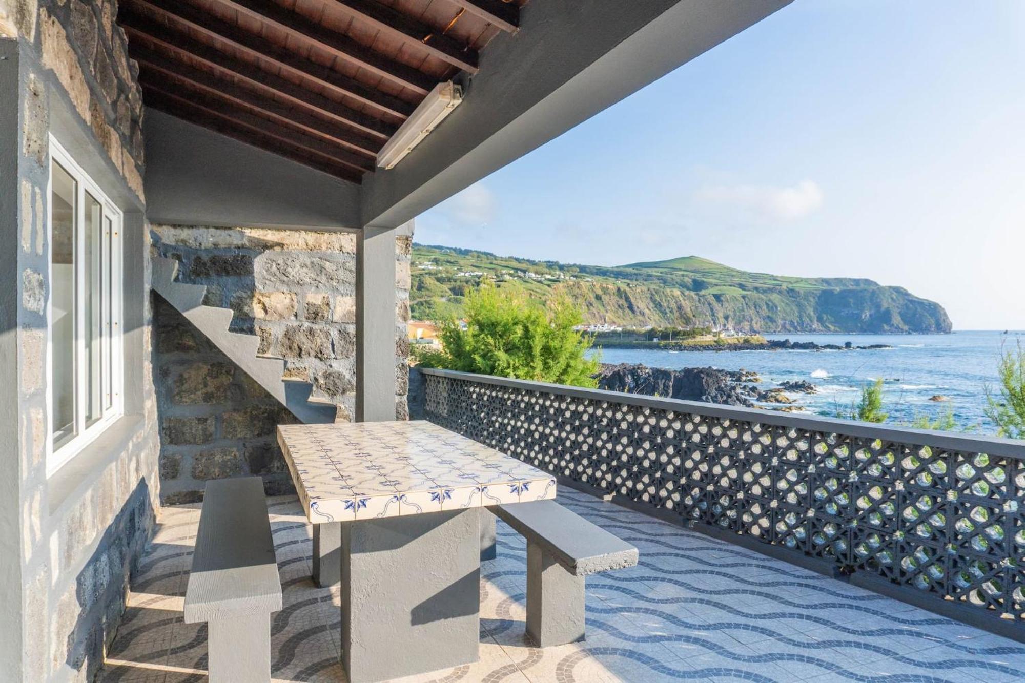Mosteiros Natural Pool House ภายนอก รูปภาพ