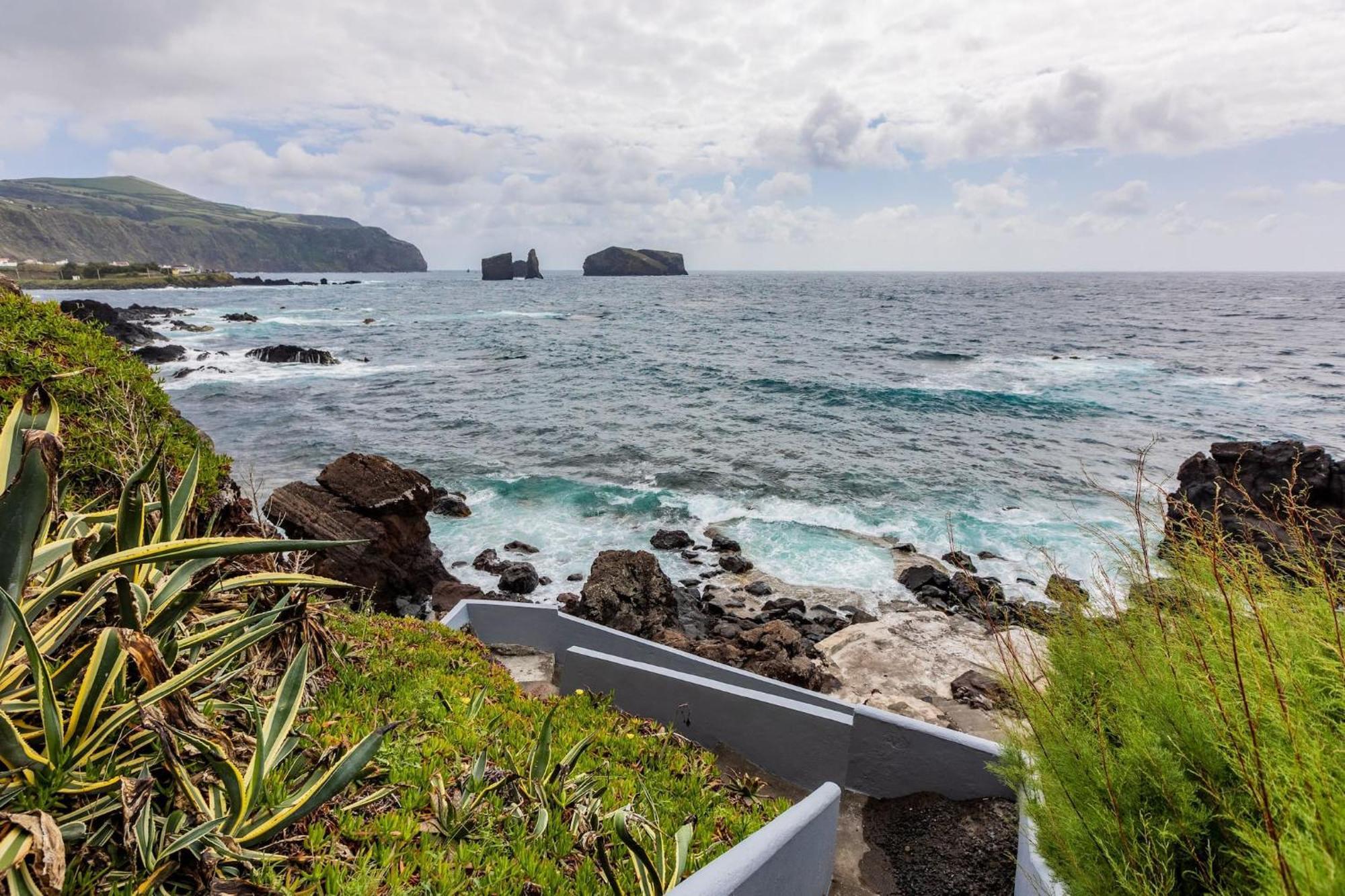 Mosteiros Natural Pool House ภายนอก รูปภาพ